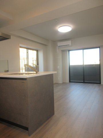 居室・リビング　明るい洋室です