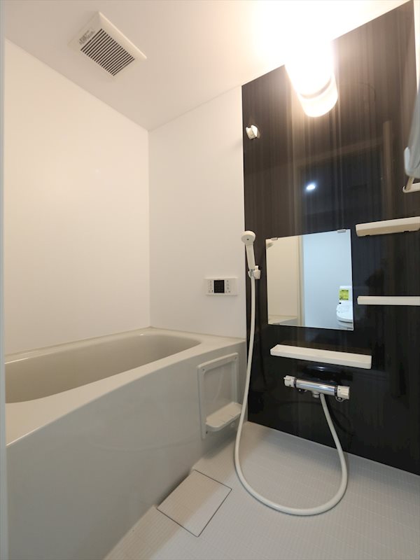 バス・シャワールーム　追い焚き機能付　オートバス機能付バスルーム