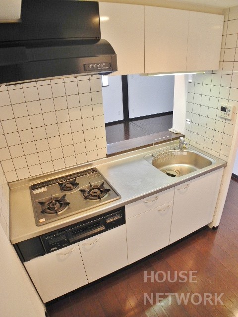 キッチン　西大路七条の分譲ファミリーマンションです。