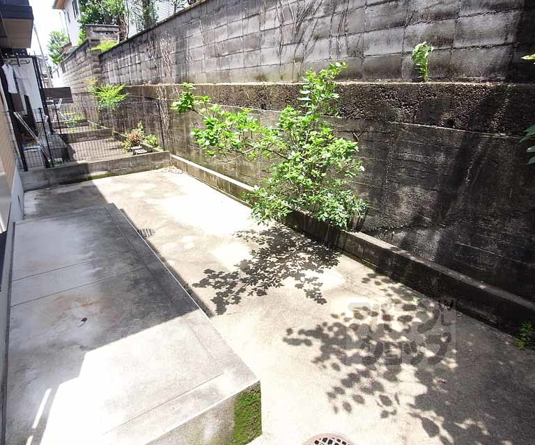 バルコニー　１階はテラス。