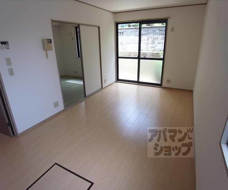 居室・リビング　９帖のリビングスペース。