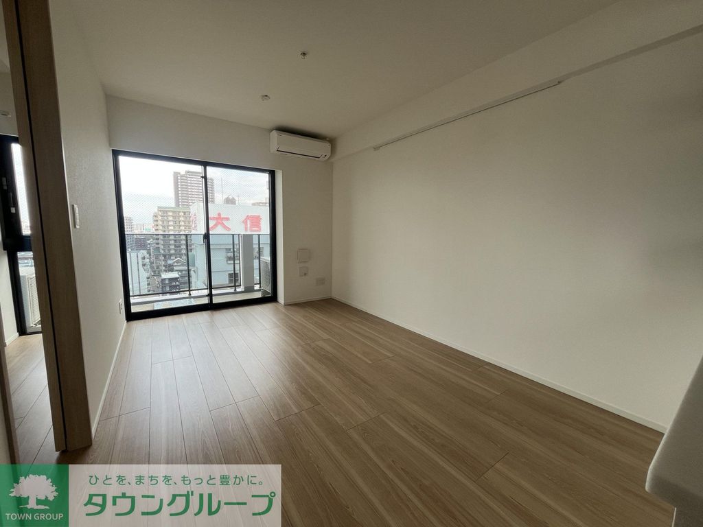 居室・リビング　エントランス