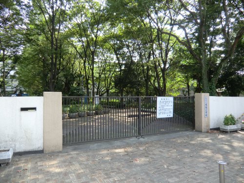 小学校　尼崎市立　成徳小学校（小学校）まで260m