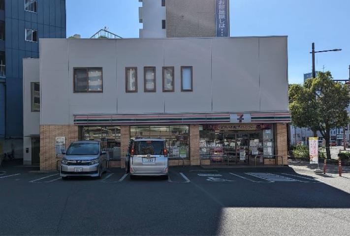 コンビニ　セブンイレブン（コンビニ）まで291m
