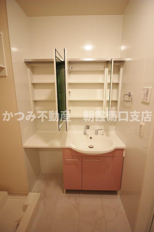 洗面設備　同マンション別号室