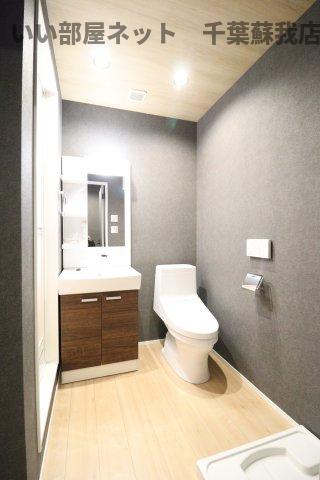 洗面設備　スペースが確保できる洗面所です