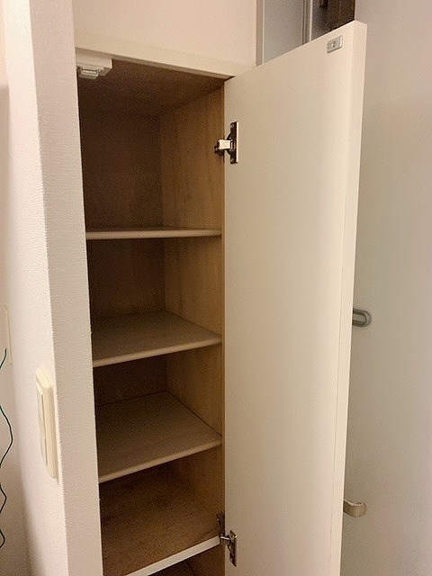 玄関　同タイプ物件の為、形状や間取寸法、色調等が実際とは異なります