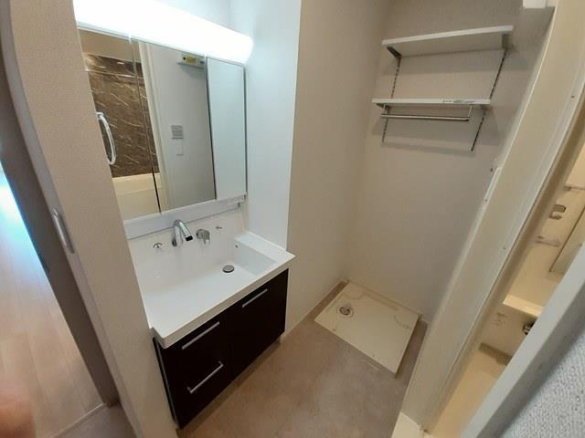 洗面設備　洗面室