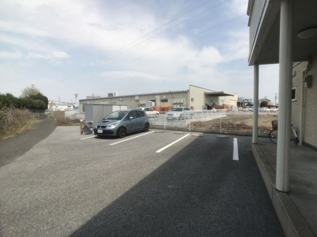 駐車場　駐車場