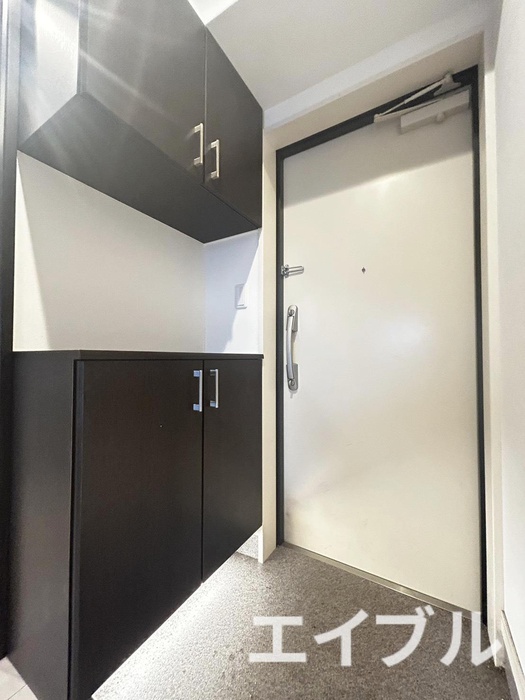 玄関　※写真は同型タイプ、現況優先。