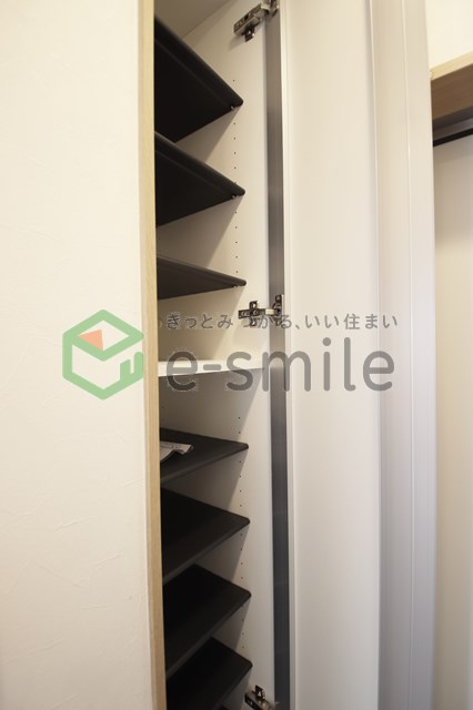 玄関　※参考イメージ　現況優先 ※同建築シリーズになります。