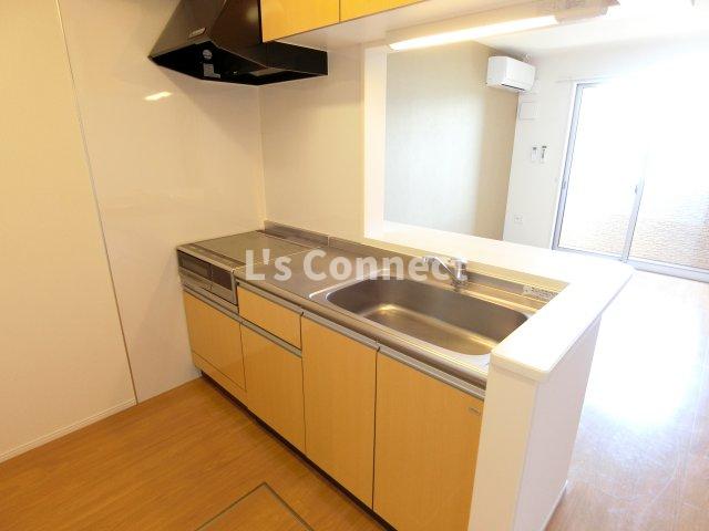 キッチン　２口ＩＨヒーター付きのキッチン。