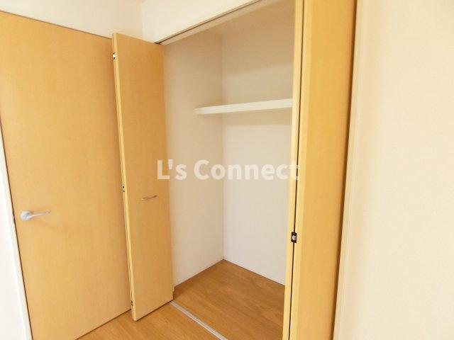 その他設備　ＬＤＫにも収納付き。