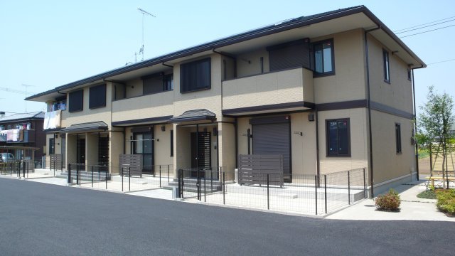建物外観　インターネット無料　南向きで日当たり良好