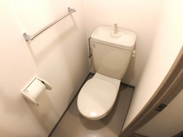 トイレ　シンプルで使いやすいトイレです♪