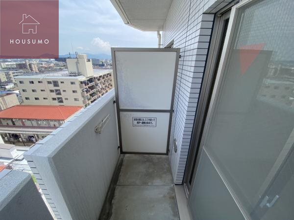 バルコニー　バルコニーからの眺めを楽しみながら食事をしませんか