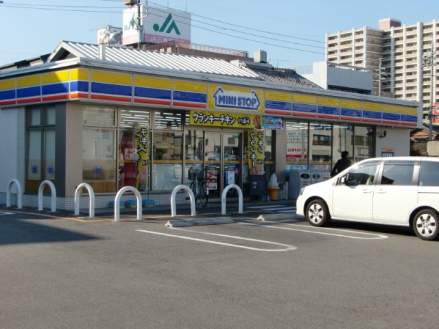 コンビニ　ミニストップ（コンビニ）まで270m