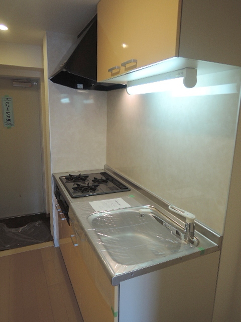 キッチン　料理の幅も広がるグリル付ガス３口システムキッチン