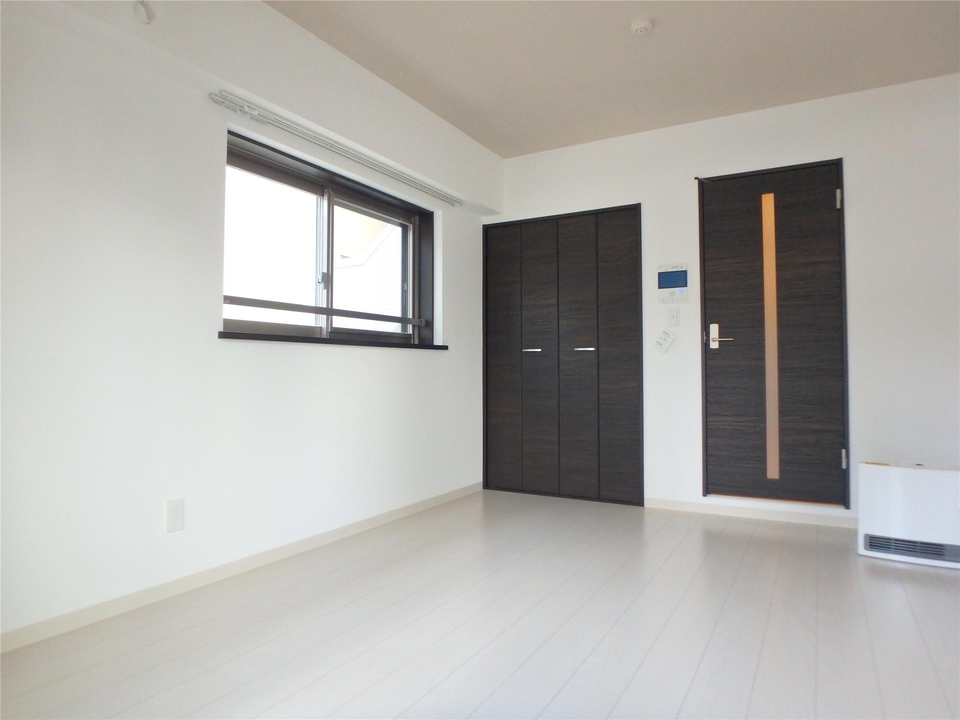 居室・リビング　7.4帖の洋室です