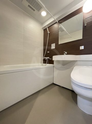 バス・シャワールーム　フォーリアライズ難波南ファーロ　浴室