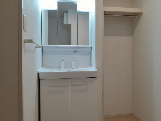 洗面設備　脱衣スペースもあります