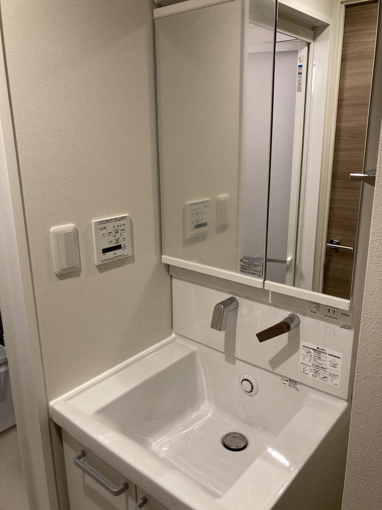 洗面設備　便利な独立洗面台！