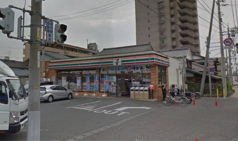 コンビニ　セブンイレブン（コンビニ）まで546m