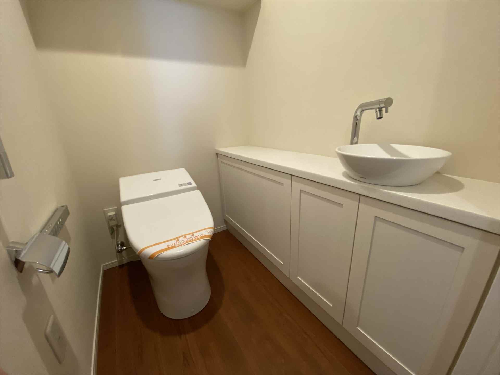 トイレ　※別部屋の参考写真です。