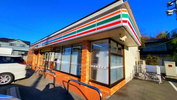 コンビニ　セブンイレブン（コンビニ）まで190m