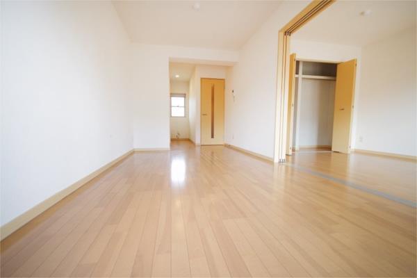 居室・リビング　類似室内、内装は異なる場合あり