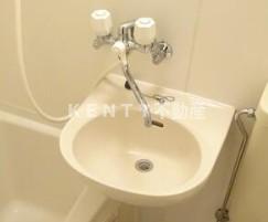 洗面設備　脱衣スペースもあります