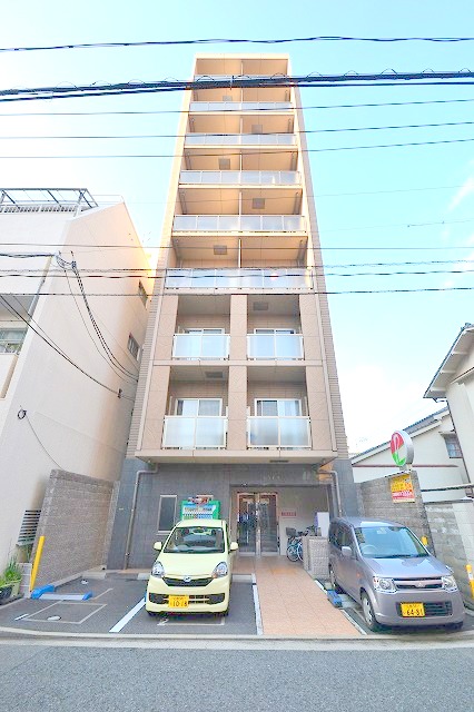 建物外観　好立地にそびえ立つ人気のデザイナーズマンションです！