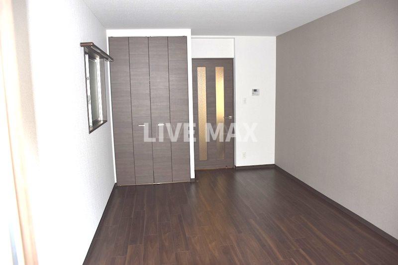 居室・リビング　※別部屋のお写真になります