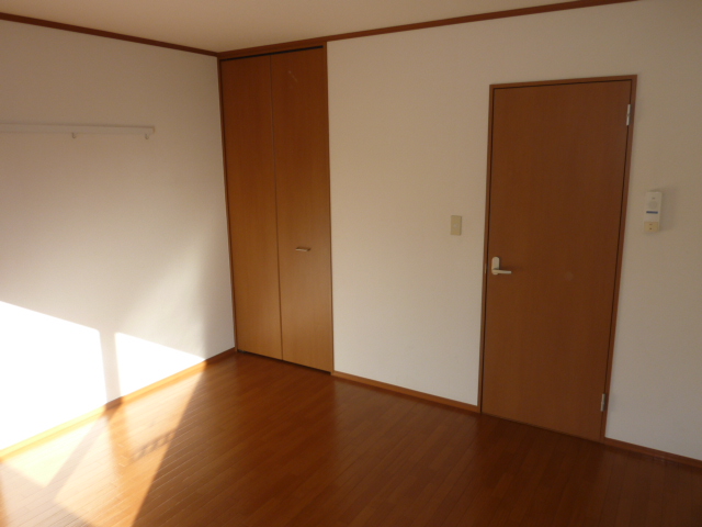 居室・リビング　収納も有りますから安心ですね。