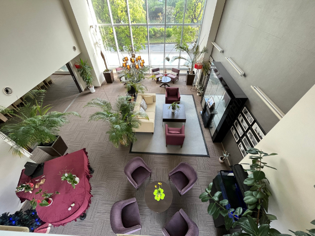 ロビー　おしゃれなロビー