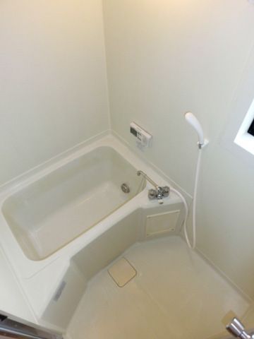 バス・シャワールーム　追い焚き完備・浴室窓有り