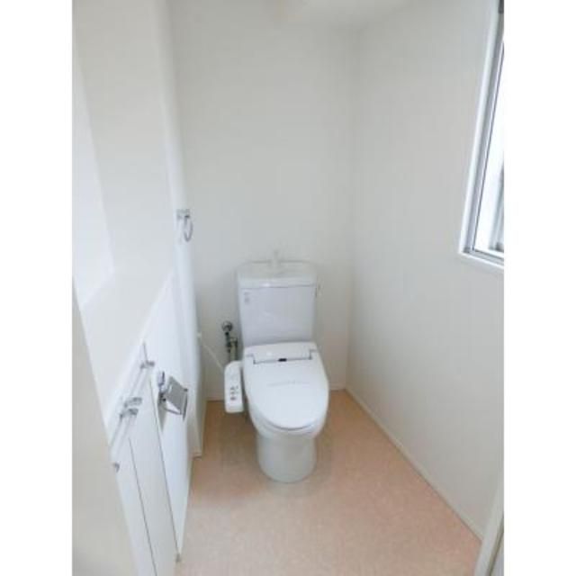 トイレ　※写真は同タイプ住戸です。