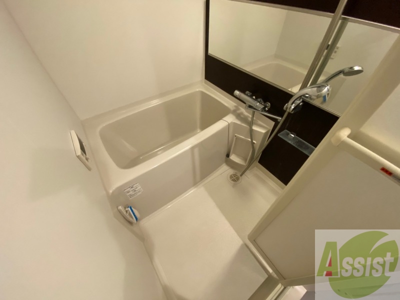 バス・シャワールーム　お風呂になります。一日の疲れを癒してくださいね。