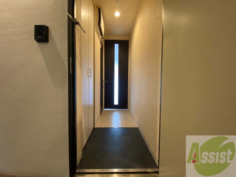 玄関　玄関の様子です。明るい印象ですね。気分もあがりそう。