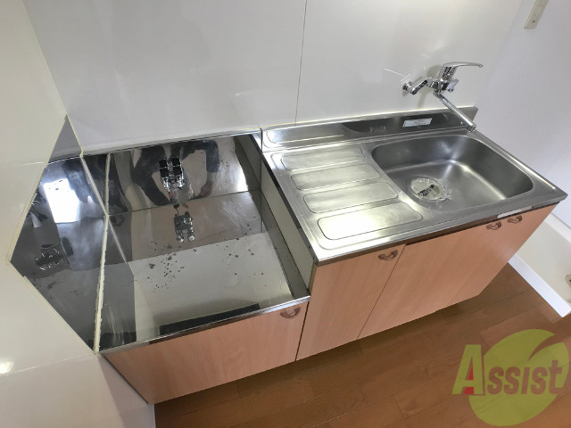 キッチン　調理スペースも確保してありますね。お料理が楽しくなりそう。