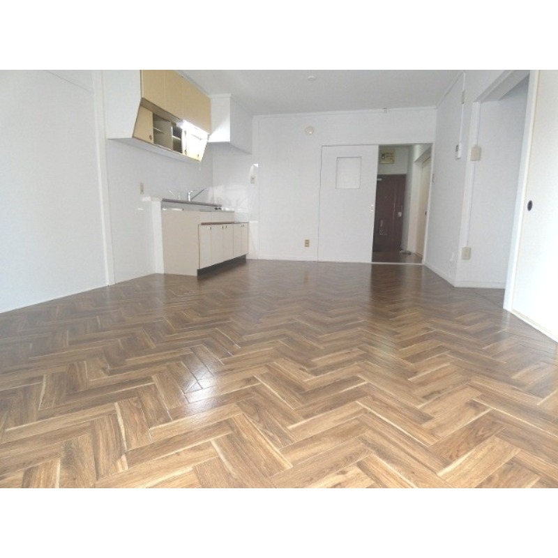 居室・リビング　開放感のある広いリビング