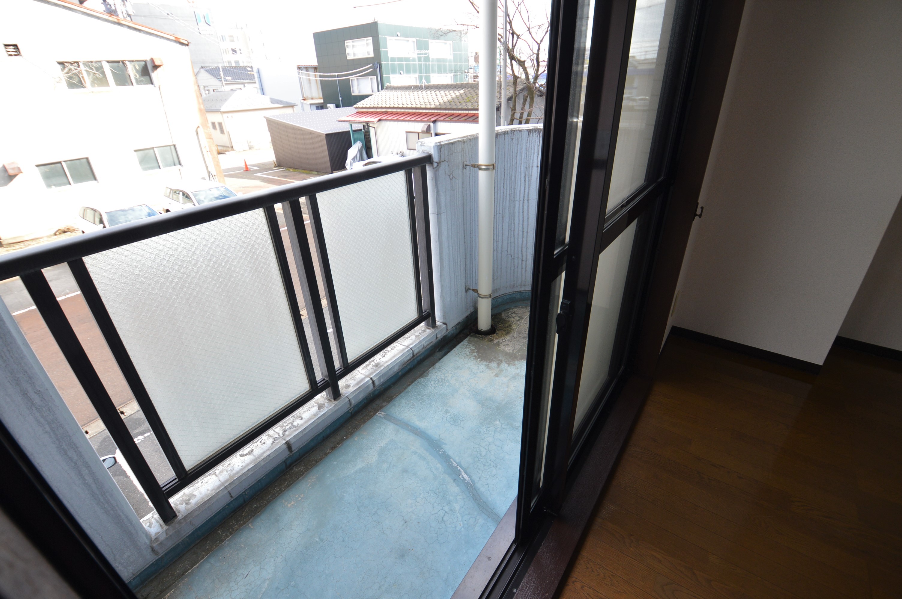 バルコニー　（参考）他室の写真を使用しています。現況優先となります。