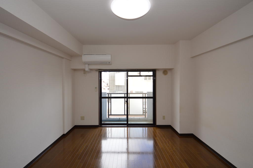 居室・リビング　（参考）他室の写真を使用しています。現況優先となります。