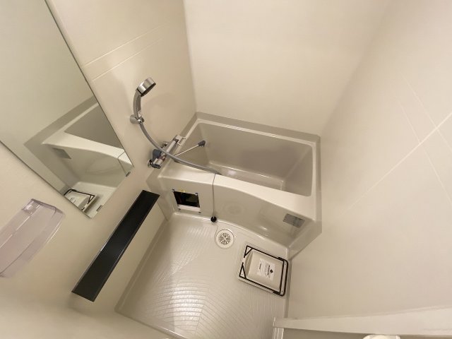 バス・シャワールーム　コンパクトで使いやすいお風呂です