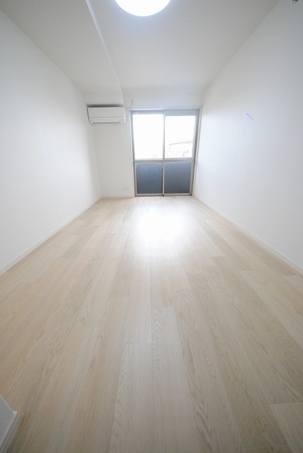 居室・リビング　写真は２０３号室