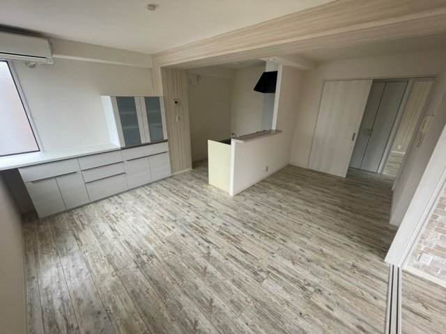 居室・リビング　広々13帖の明るいリビングです！