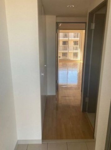 玄関　※参考写真