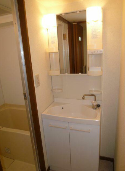 洗面設備　独立洗面台です