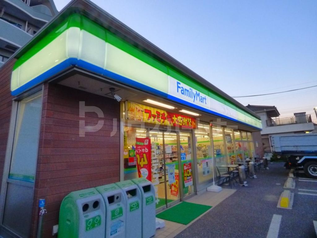 コンビニ　ファミリーマート江戸川興宮町店（コンビニ）まで50m