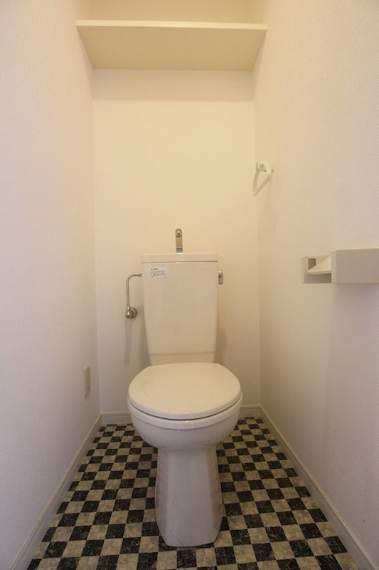 トイレ　別部屋参考写真。